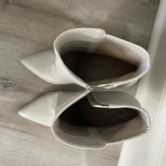 Jessica Simpson - Elegant White Ankle Boots size 9 - Picture 7 of 7